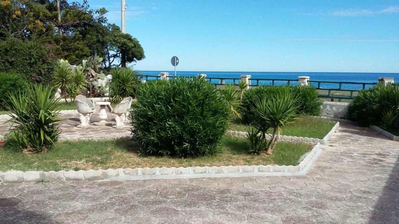 Villa Ada Casa Vacanze Torre Specchia Ruggeri Eksteriør billede